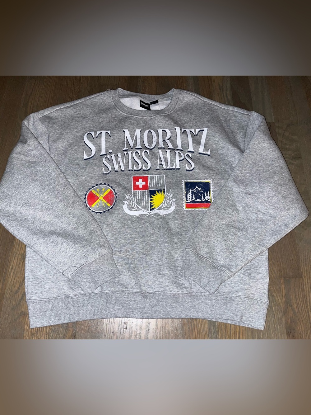NWT MAD Engine St. Moritz Swiss Alps Graphic Sweatshirt Gray Size Small